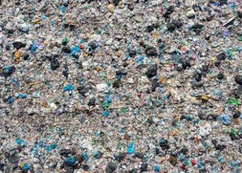 Imagen satelital muestra la gigantesca ‘mancha’ de un vertedero de ropa en un desierto de Chile