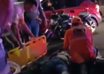 Al menos dos lesionados en accidente de tránsito en San Salvador