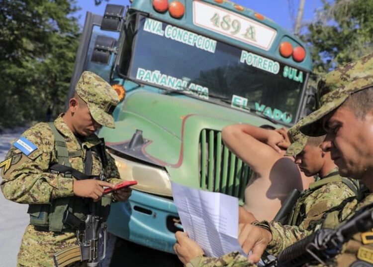 Las estrategias de seguridad pública logran bajar los niveles de extorsión en el país
