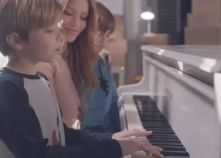 Shakira aclaró de quién fue la idea de que sus hijos aparecieran en el video de “Acróstico”