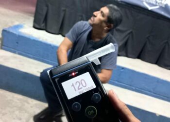 Detienen a conductor ebrio que atropelló a anciano en bulevar del Ejército