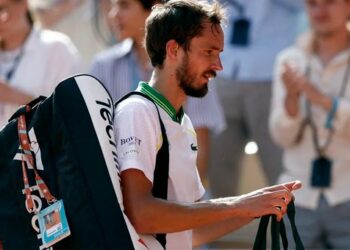 Daniil Medvedev, el número 2 del mundo, fue eliminado en la primera ronda del Roland Garros