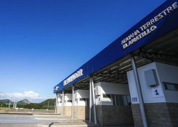 Sistema mejorado de prechequeo facilita el paso por las fronteras salvadoreñas