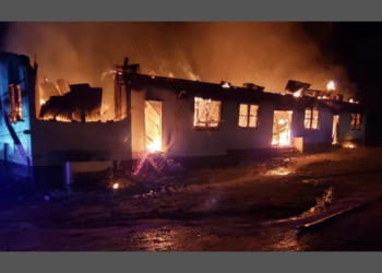 Al menos 20 niños murieron por el incendio en una residencia estudiantil en Guyana
