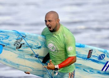 Amado Alvarado continúa con paso firme en ronda de repechaje