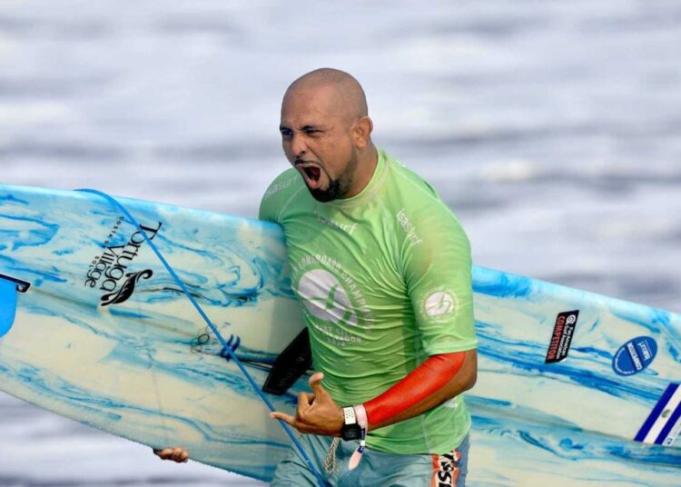 Amado Alvarado continúa con paso firme en ronda de repechaje