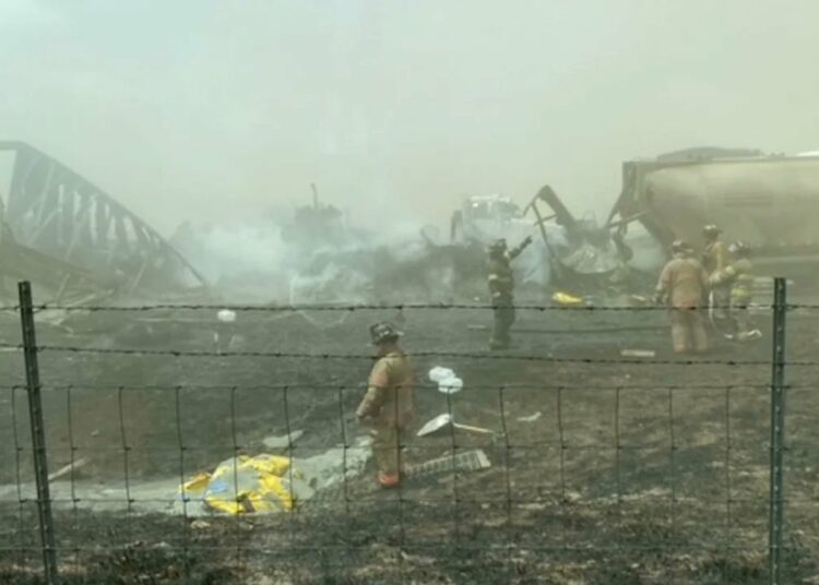 Al menos 6 muertos y decenas de heridos en un choque de más de 90 vehículos durante una tormenta de polvo en Illinois,EEUU
