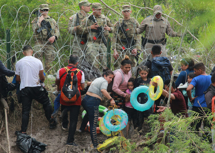 Patrulla Fronteriza EE.UU. Detiene A 2.500 Migrantes Previo Al Fin Del ...