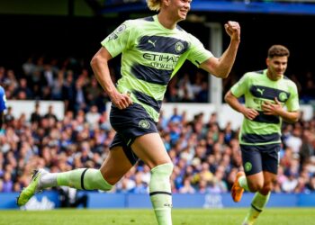 Con otro gol de Haaland, Man City somete 3-0 a Everton y sigue firme como líder