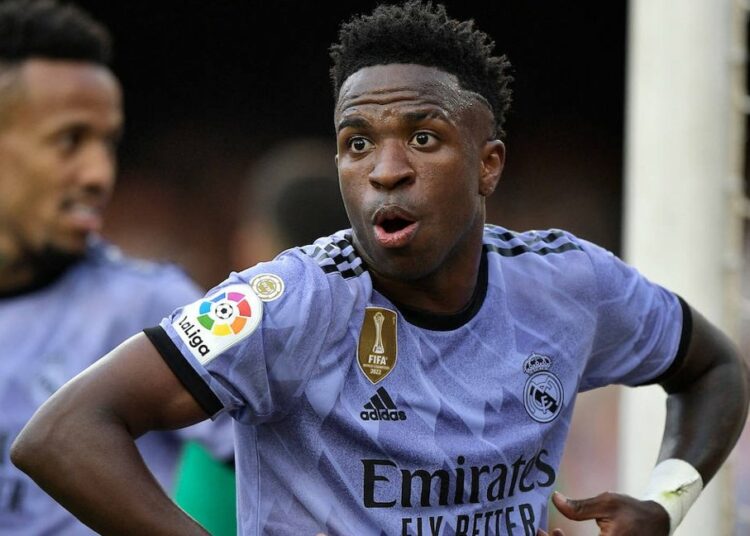 La policía española detuvo a tres jóvenes implicados en los insultos racistas contra Vinicius