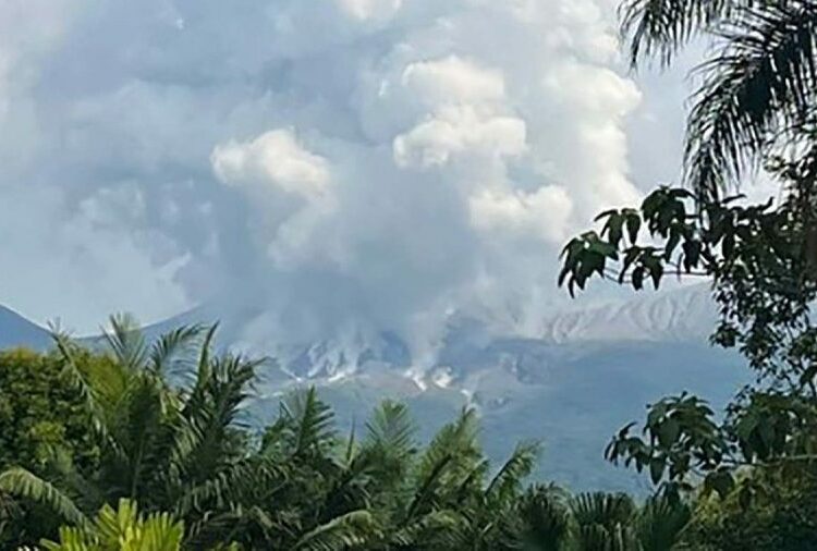 Costa Rica: potente erupción en volcán Rincón de la Vieja