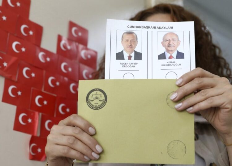 Comienza segunda vuelta de elecciones presidenciales en Turquía