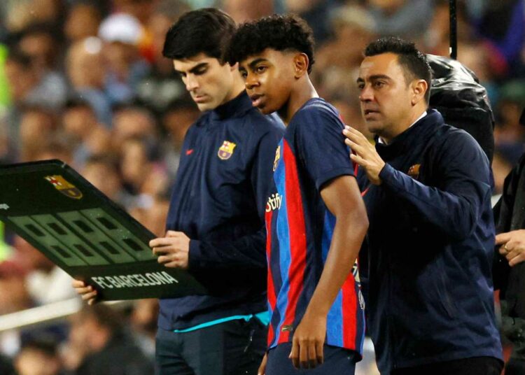 ¿Quién es Lamine Yamal, la perla del FC Barcelona que debutó con 15 años?