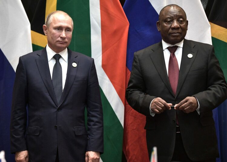 Estados Unidos acusó a Sudáfrica de entregarle armas a Rusia en plena invasión a Ucrania