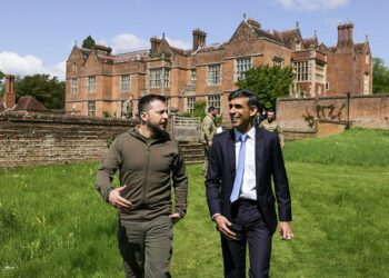 Reino Unido promete más ayuda militar a Kiev tras reunión de Sunak y Zelenski