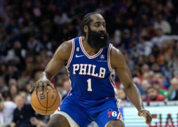 Joel Embiid se quedó con el premio MVP de la NBA