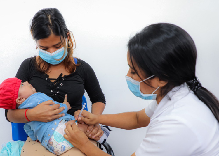 Con la vacunación infantil, el Gobierno proporciona inmunidad a la niñez expuesta a enfermedades