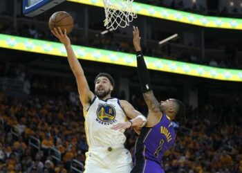 Warriors aplastan a Lakers con el especial del Chef y gran actuación de Klay Thompson