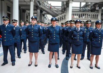 Policía juramentó a nuevos grados a personal de la institución