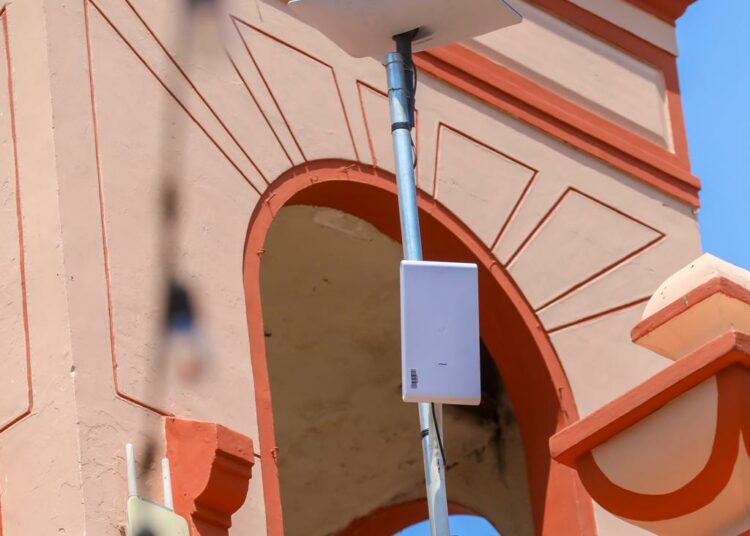 Gobierno brindará internet satelital gratuito en espacios públicos