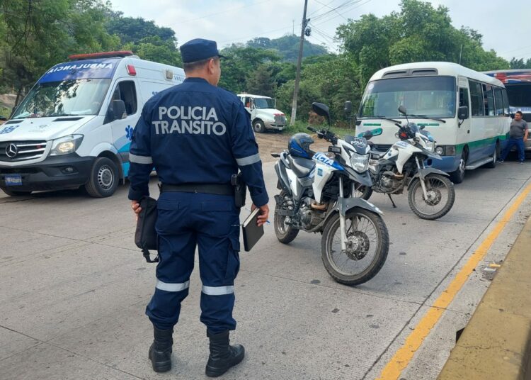Accidente de tránsito deja cinco personas lesionadas