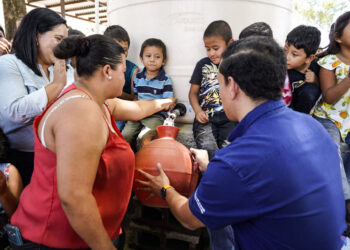Comunidad El Mirador de Santa Ana tendrán agua todo el año
