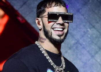 Anuel AA le dedica abiertamente una canción a Karol G