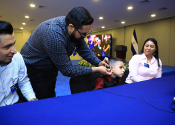 Despacho de la Primera Dama activa implantes cocleares a niños con discapacidad auditiva 