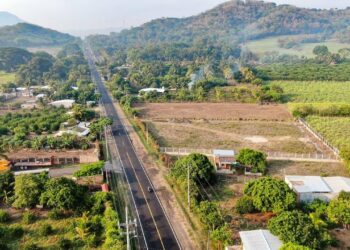 MOPT entrega proyecto de renovación de la carretera hacia San Juan Opico
