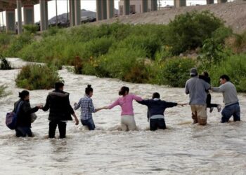 El secretario de Seguridad Nacional, Alejandro Mayorkas dijo que el ingreso de migrantes han disminuido un 50 % desde expiración del Título 42