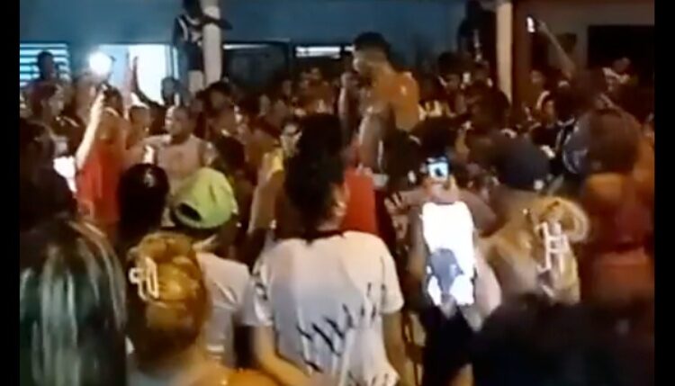 Cuba: Detienen al menos a cinco manifestantes tras las protestas en Caimanera y la isla cortó el acceso a internet