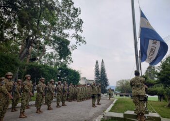 Conmemoran el Día del Soldado y los 199 años de la Fuerza Armada