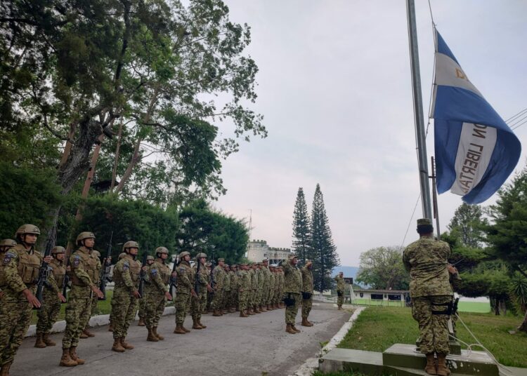 Conmemoran el Día del Soldado y los 199 años de la Fuerza Armada