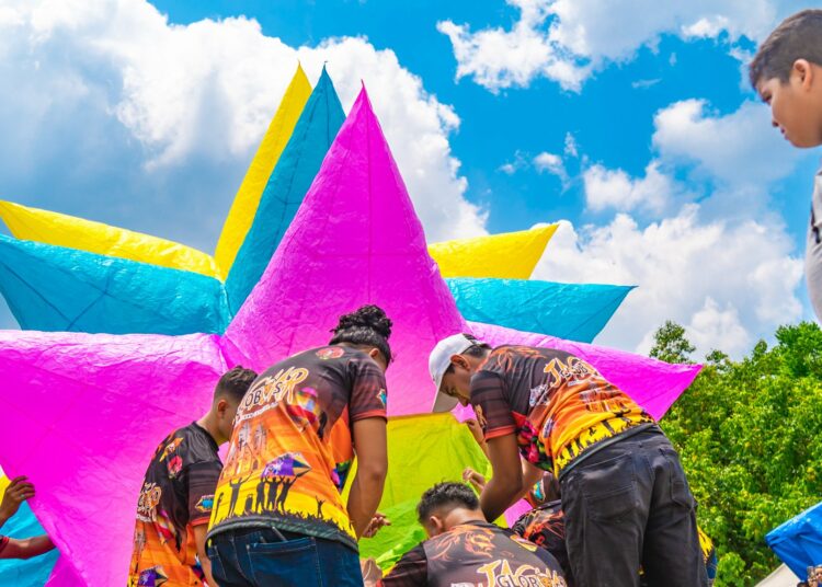 Celebran el XXVI festival del globo en San Vicente