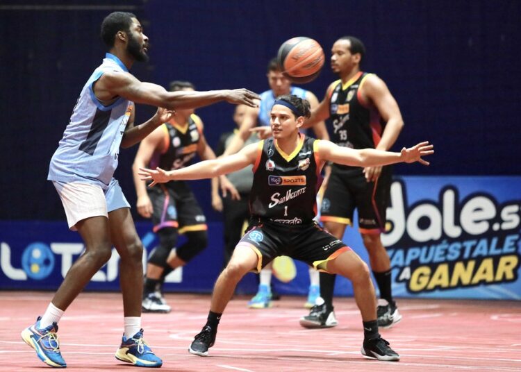 San Salvador BC toma ventaja sobre Fantasmas en los playoffs de la LMB