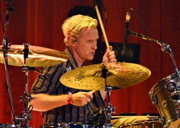 Foo Fighters anunció que Josh Freese será el baterista de la banda durante la próxima gira