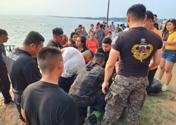 Infantes de Marina rescatan de morir ahogadas a una madre y sus dos hijas en el Puerto de Acajutla