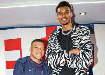 Kylian Mbappé quedó admirado por la estatura de Victor Wembanyama