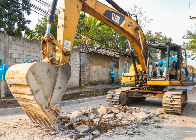 DOM inicia reparación de calles en Nueva Granada, Usulután