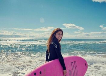 El video de Shakira surfeando ya es tendencia