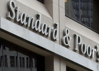 Standard & Poor’s mejora calificación crediticia de El Salvador