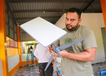 Entregan internet satelital Starlink en la isla la Pirraya