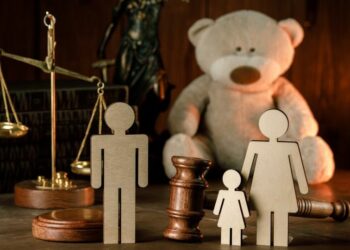 Decretan instrucción para un hombre acusado de deber a su hija $43,200 en cuotas alimenticias