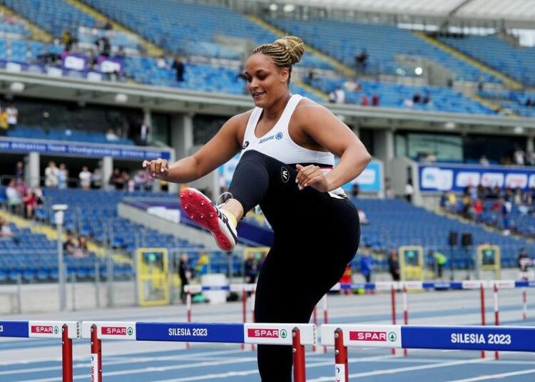 (VIDEO) En los Juegos Europeos: la campeona de martillo reemplazó a la velocista del equipo por una lesión