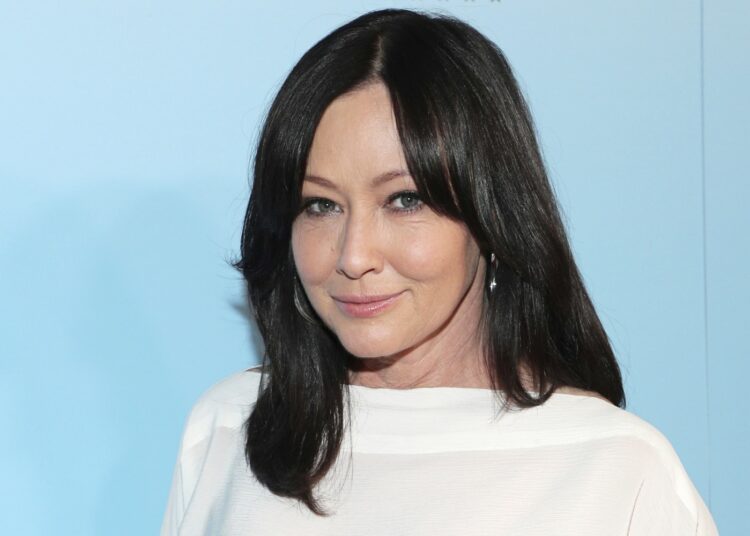 Shannen Doherty, actriz de “Hechiceras”, revela que el cáncer hizo metástasis en su cerebro