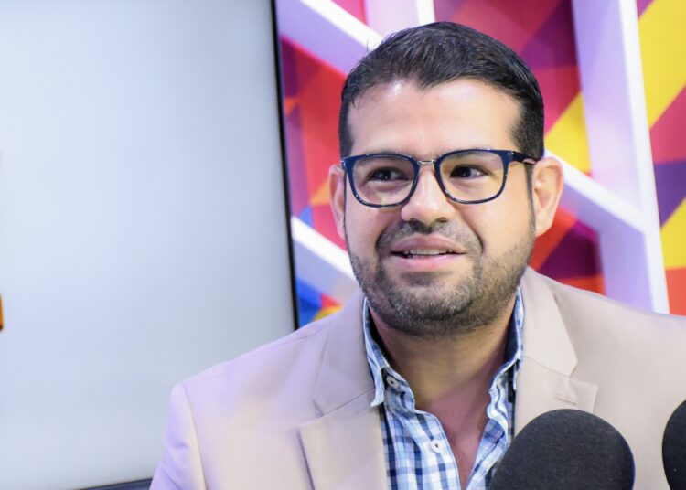 RNPN brinda servicios de identificación a salvadoreños en el exterior