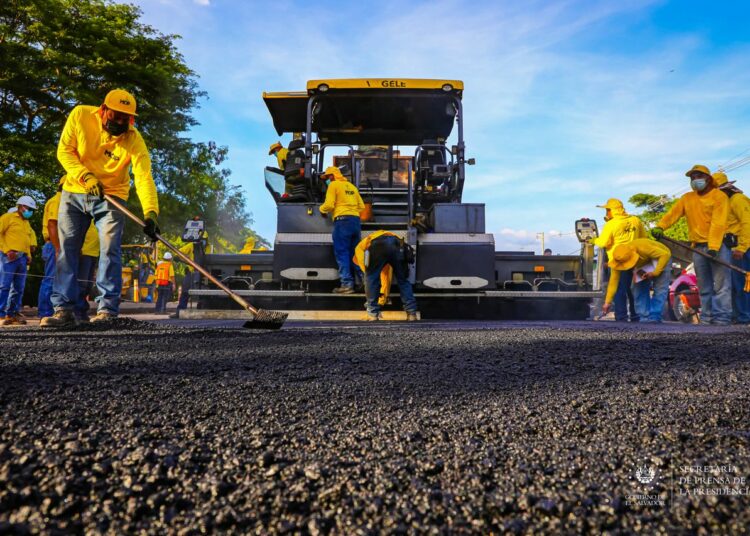 Programa de mejoramiento de caminos rurales beneficiará a más de 900 mil pobladores