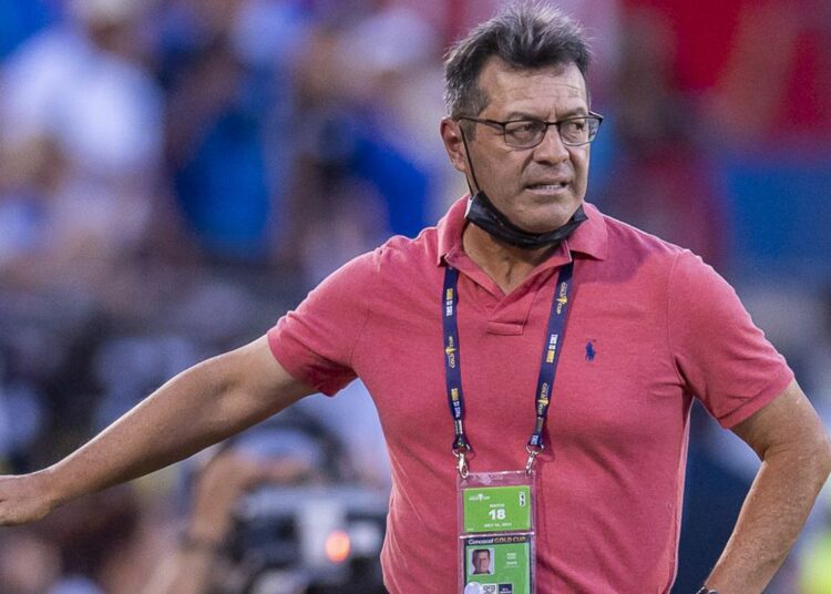 Hugo Ernesto Pérez de cara al debut en Copa Oro: “Costa Rica y Panamá son mejores”