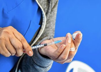 Fortalecen la prevención del VPH con vacunación y guía práctica