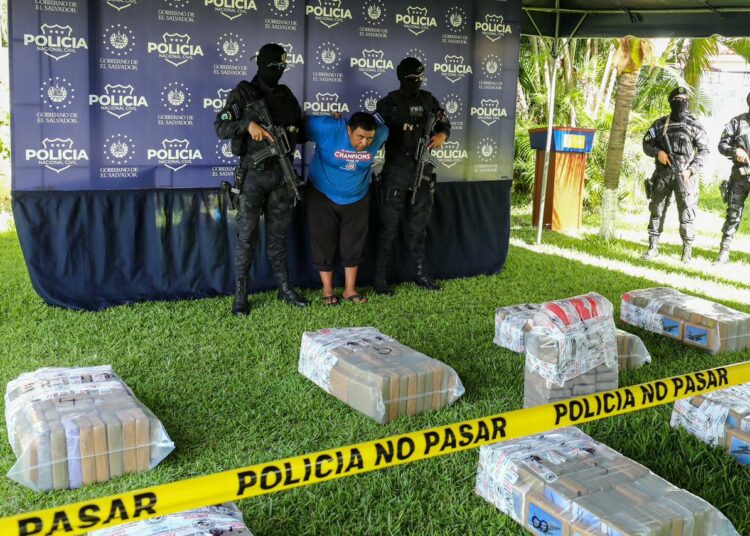 Gabinete de Seguridad presenta incautación de droga valorada en 10 millones de dólares